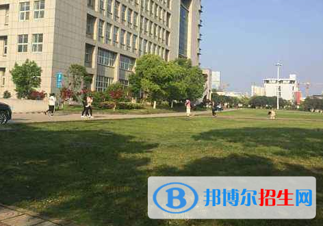 中國嘉陵工業(yè)股份有限公司（集團）技工學(xué)校網(wǎng)站網(wǎng)址