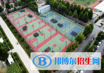 河南2020年鐵路學(xué)校和中專有哪些區(qū)別