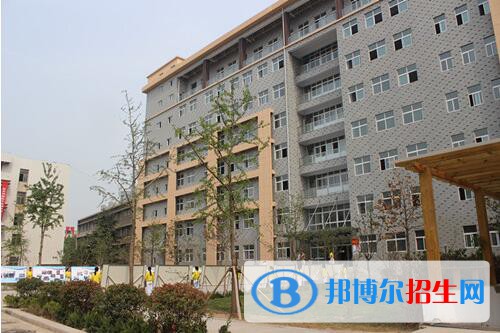 新鄉(xiāng)職業(yè)教育中心2021年報(bào)名條件、招生對(duì)象