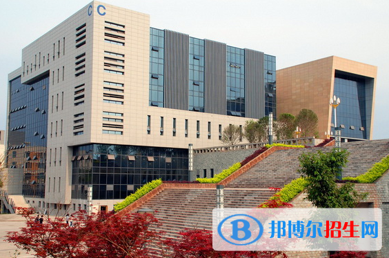 重慶2022年設(shè)有鐵路學(xué)校的公辦大專學(xué)校