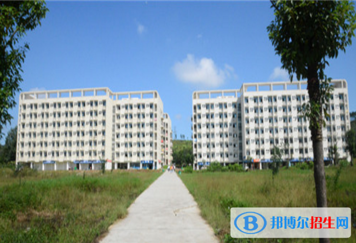 襄陽(yáng)汽車職業(yè)技術(shù)學(xué)院2