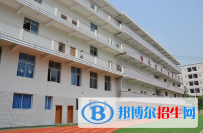 重慶2022年初中生學鐵路學校怎么樣