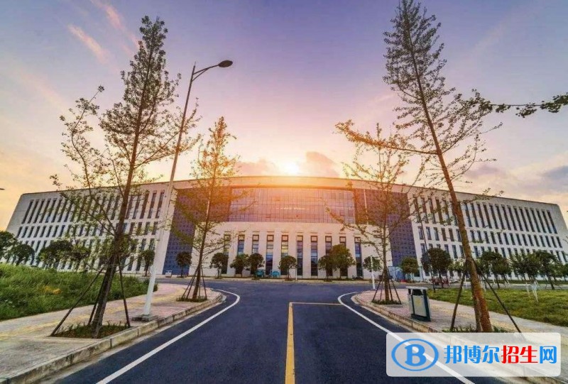 黃梅第五高級(jí)中學(xué)2020年招生辦聯(lián)系電話