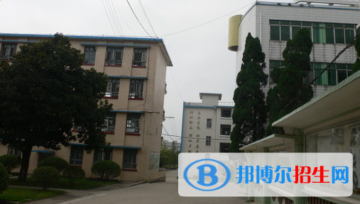 桂林興安師范學(xué)校2020年報名條件、招生要求、招生對象 