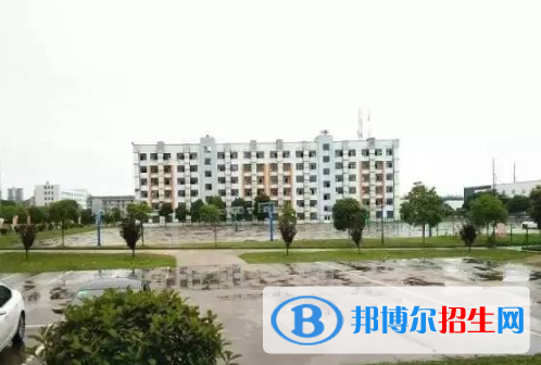 江西2020年鐵路學(xué)校好還是職高好