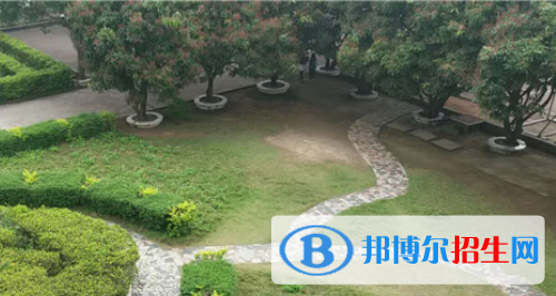 玉林電子工業(yè)學校網(wǎng)站網(wǎng)址