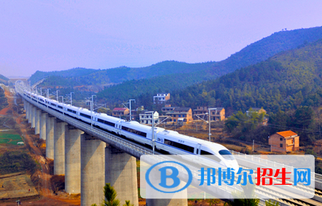 四川2020年鐵路學(xué)校好點(diǎn)的大專學(xué)校