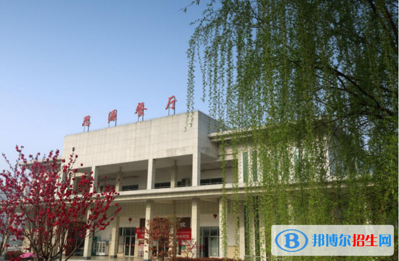 襄陽汽車職業(yè)技術學院4