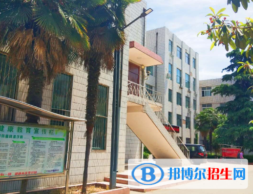 河南平頂山外國語學校2021年有哪些專業(yè)