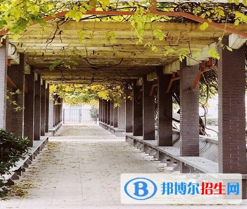 鄭州商貿(mào)管理學校網(wǎng)站網(wǎng)址