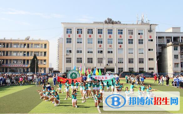 來鳳中等職業(yè)技術(shù)學(xué)校2020年報(bào)名條件、招生要求、招生對象