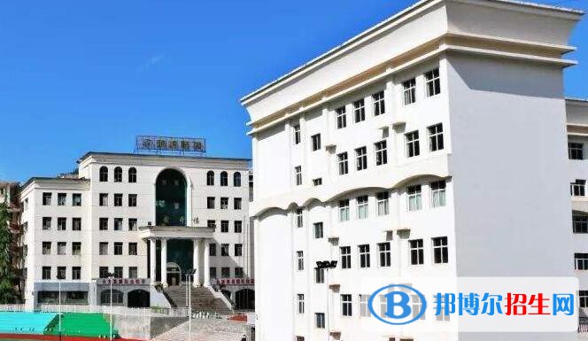 鶴峰職業(yè)技術(shù)學(xué)校2020年招生辦聯(lián)系電話