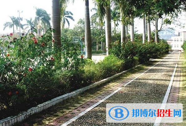 廣東農墾茂名技工學校2020年招生辦聯(lián)系電話