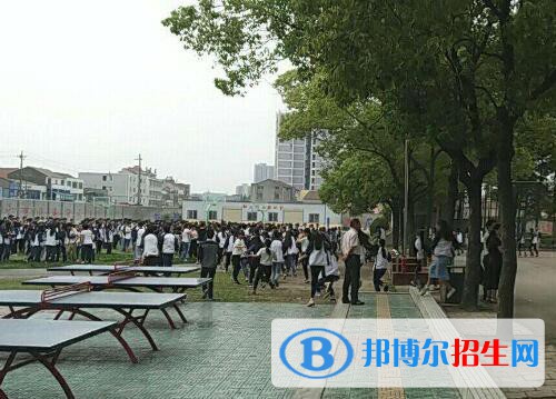 鐘祥高級技工學校2020年報名條件、招生要求、招生對象