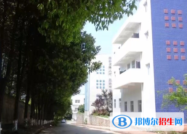 赤壁機電信息技術(shù)學校7