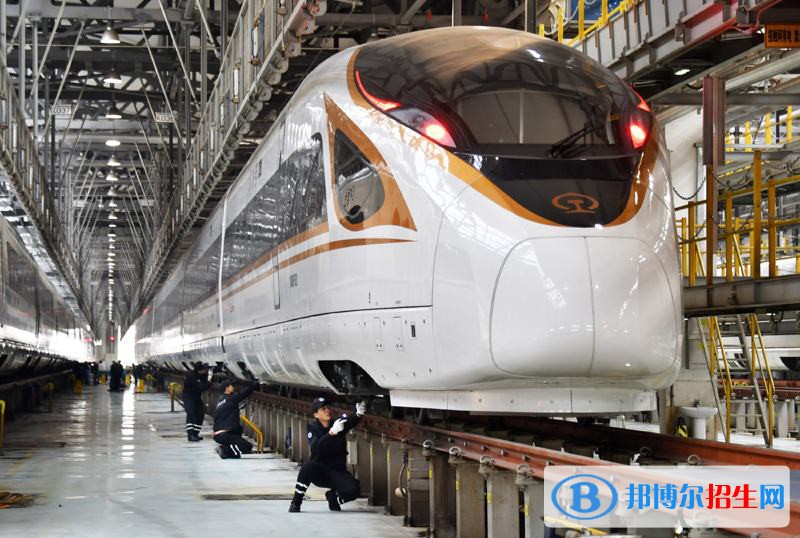 成都2020年男生學什么鐵路學校好