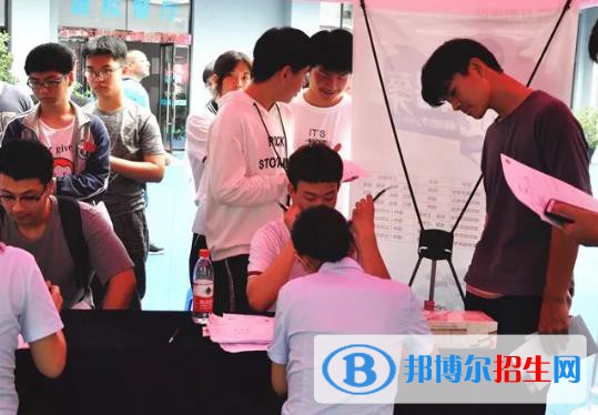 溫州建校學校2020年招生辦聯(lián)系電話