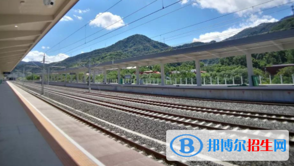 武漢2020年讀鐵路學校能考大學嗎