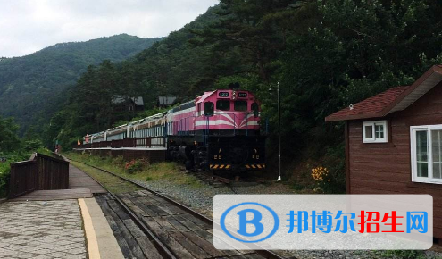 六盤水2020年初中生上鐵路學(xué)校好嗎