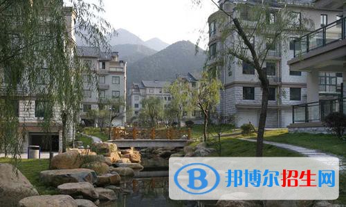 鄭州綠野科技中等專業(yè)學(xué)校2021年學(xué)費、收費多少