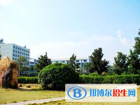 鄭州科技中等專業(yè)學校2021年報名條件、招生要求、招生對象