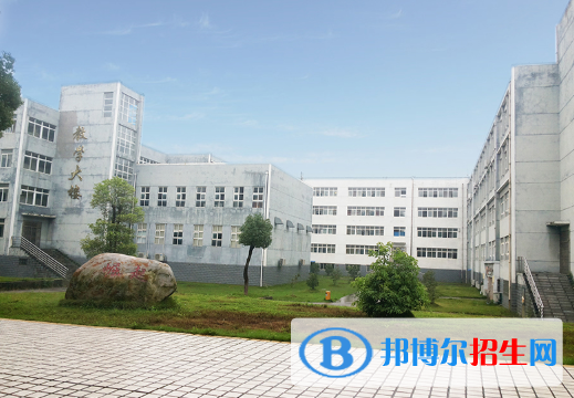南昌2020年可以讀鐵路學(xué)校的大專學(xué)校