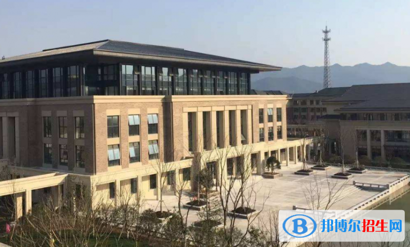 富陽(yáng)中學(xué)國(guó)際部2023年招生辦聯(lián)系電話