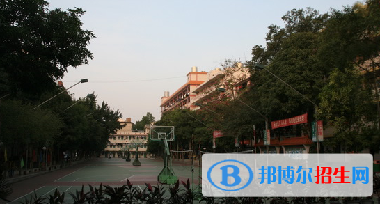 南寧2020年鐵路學(xué)校的分?jǐn)?shù)線
