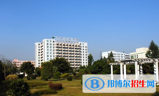 廣州白云工商技師學(xué)院2020年報名條件、招生要求、招生對象