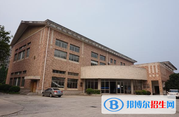 浙江藝術(shù)職業(yè)學(xué)院2020年招生辦聯(lián)系電話