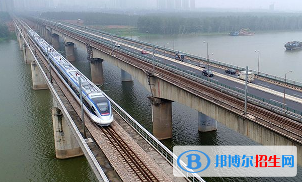襄陽(yáng)2020年初中生能考鐵路學(xué)校嗎