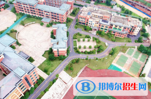 寧鄉(xiāng)碧桂園學(xué)校初中部地址在哪里