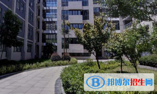 安徽工商職業(yè)學院是幾專