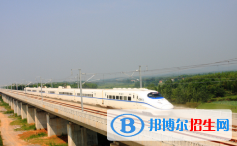 襄陽(yáng)2020年男生讀什么鐵路學(xué)校