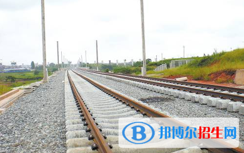 襄陽(yáng)2020年鐵路學(xué)校中專升大?？际裁? width=