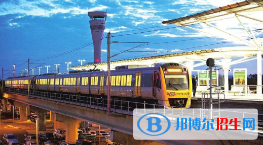 安徽2020年去讀鐵路學(xué)校學(xué)什么對以后好一點