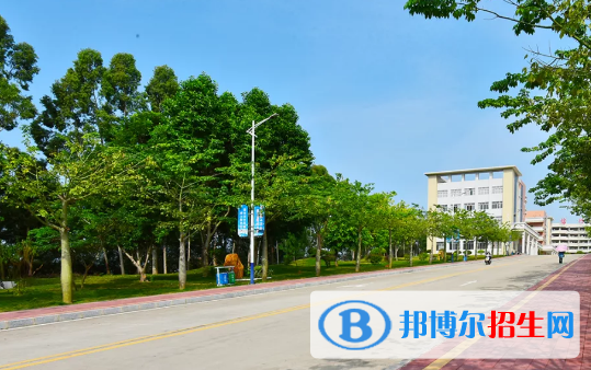 信宜職業(yè)技術(shù)學校網(wǎng)站網(wǎng)址 