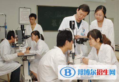 四川2020年衛(wèi)校好點(diǎn)的大專學(xué)校