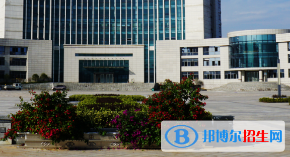 安徽工業(yè)職業(yè)技術學院怎么樣、好不好