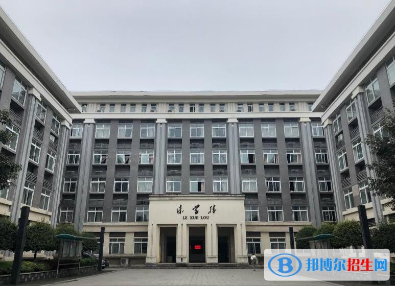 重慶2022年哪些大專(zhuān)學(xué)校的汽修學(xué)校好