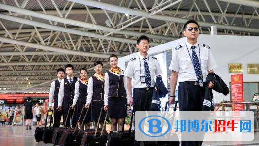 武漢2021年男生可以讀航空服務學校嗎