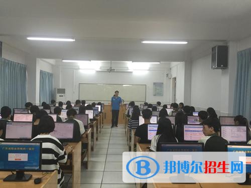 四川2021年有電子商務(wù)學(xué)校的大專大學(xué)