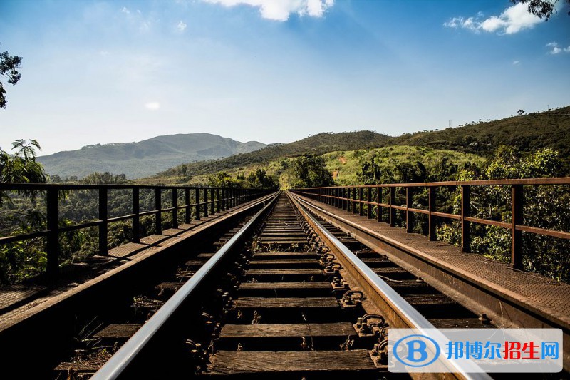 陜西信息工業(yè)技師學(xué)院2021年招生簡(jiǎn)章