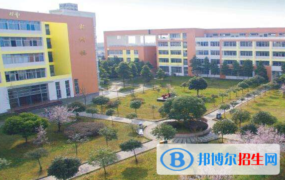 成都2021年中專學(xué)校是學(xué)什么的