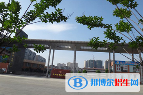 四川2021年初中畢業(yè)報什么中專學校