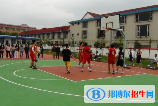 成都2021年上中專學校需要什么