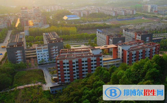 重慶2022年初中生讀什么護理學校
