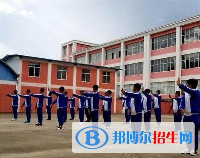 迪慶州民族中等專業(yè)學(xué)校2021年學(xué)費、收費多少