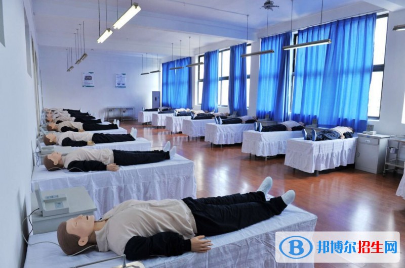 重慶2022年男生初中畢業(yè)上護理學校