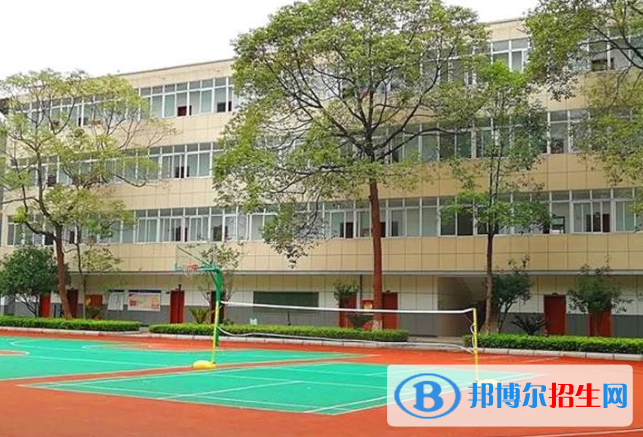 成都2021年女生讀什么中專學(xué)校好